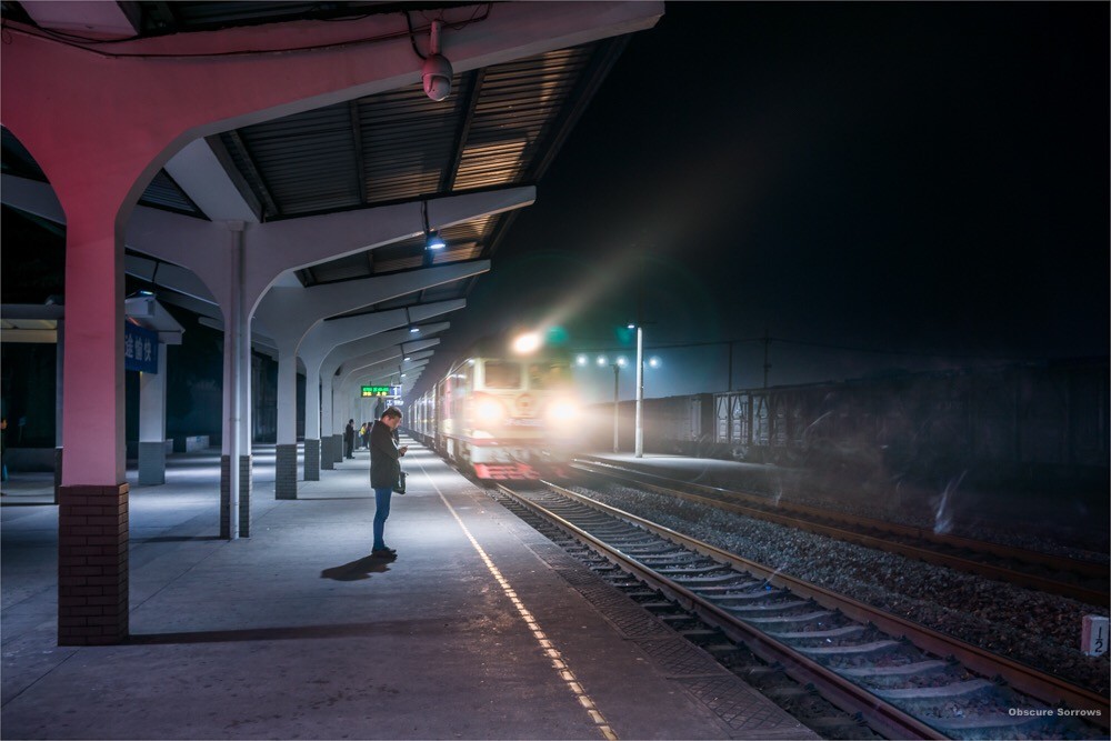 记录夜班火车的一幕幕