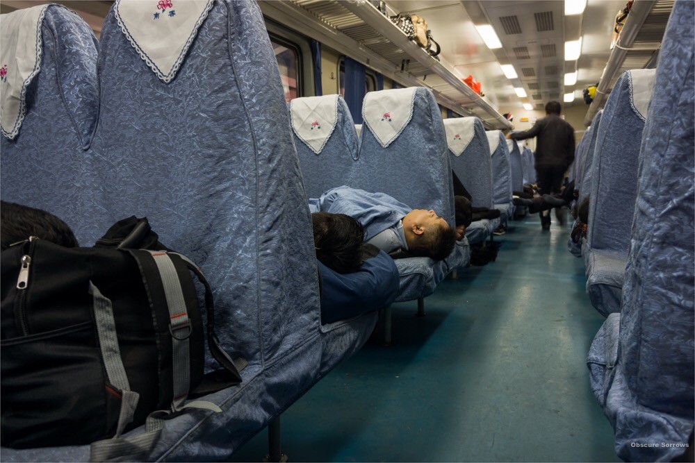 记录夜班火车的一幕幕