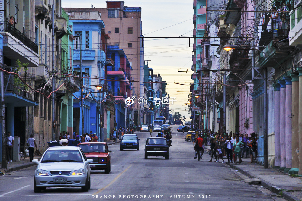 古巴哈瓦那街头随拍.当地人可以说是又酷又热情.