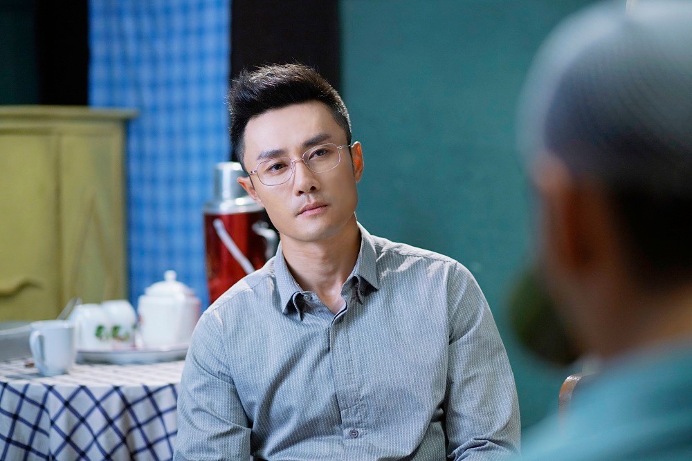 "富二代"与殷桃激情对戏 章贺打到手肿|富二代|郭东海|章贺_新浪新闻