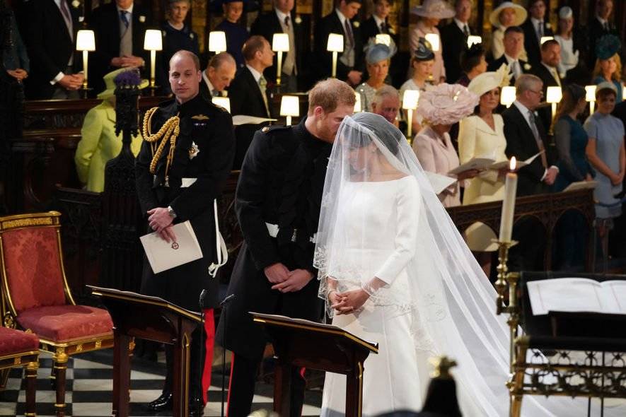 哈里王子童话式婚礼开始!meghan markle如公主般华丽行礼