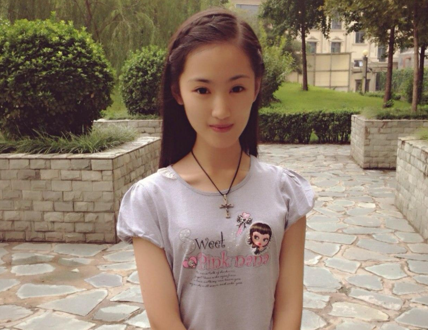 正文 黄诗佳非常的低调,几乎没有绯闻.