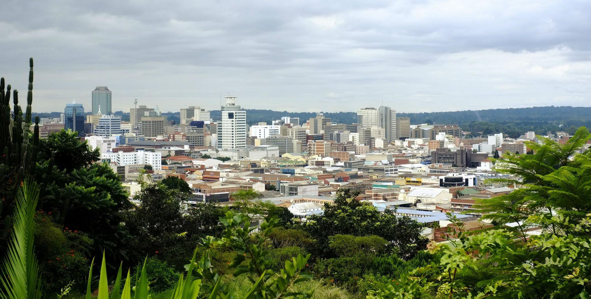 这个地方沦为了英国的殖民地,而它的名字也不是津巴布韦,而是罗德西亚