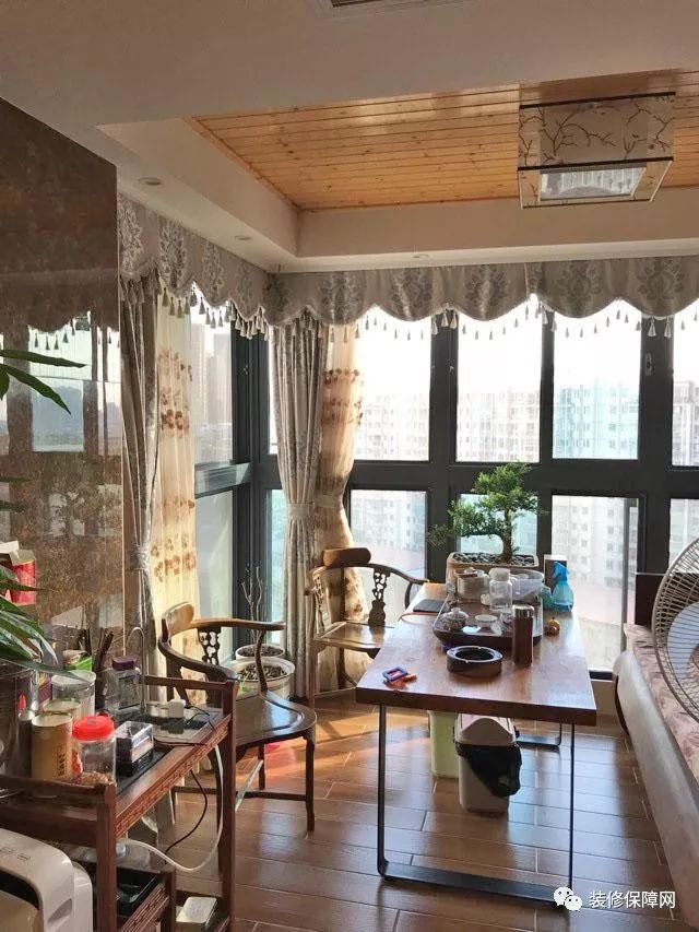 阳台改的泡茶区