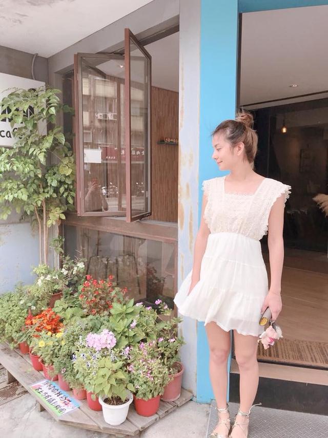 除了手上的主持节目,也还积极发展副业,与男友