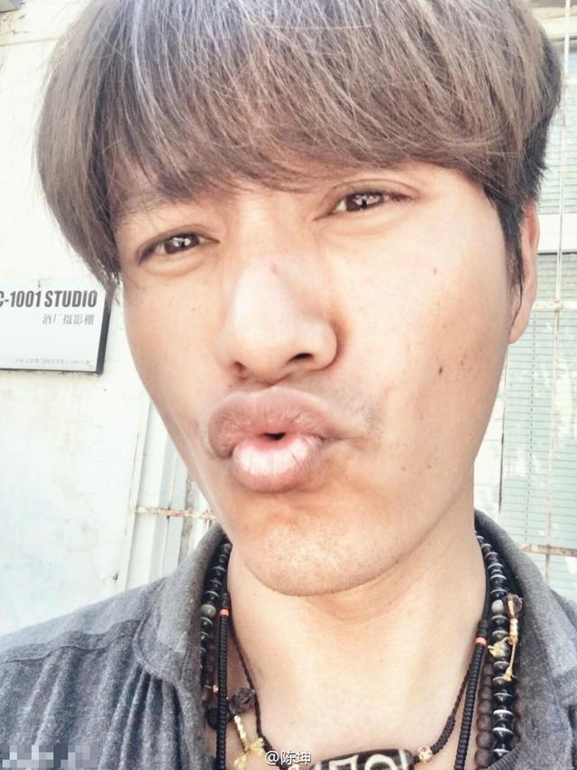 鹿晗嘟嘴我忍了,朱一龙嘟嘴我也忍了,蔡徐坤嘟嘴我忍无可忍!