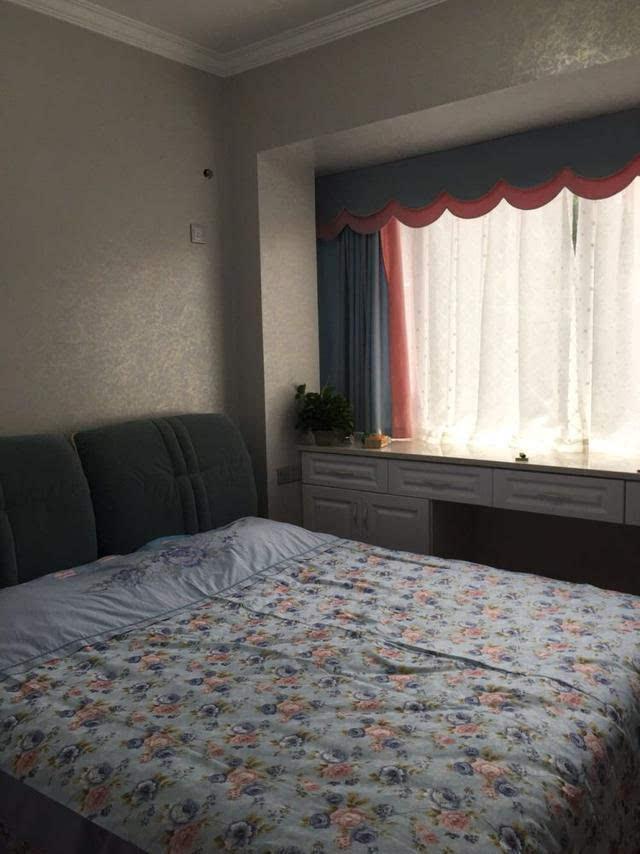 实拍朋友家20万装修三居室现代新房,电视墙很漂亮,晒晒!