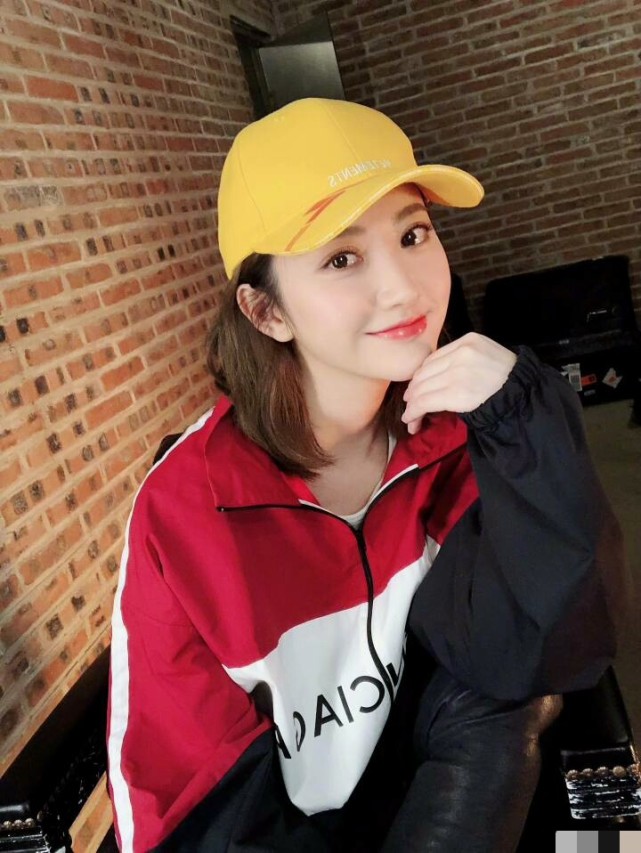 张继科景甜有好消息?网友地铁偶遇景甜,称:胖了,有孕相