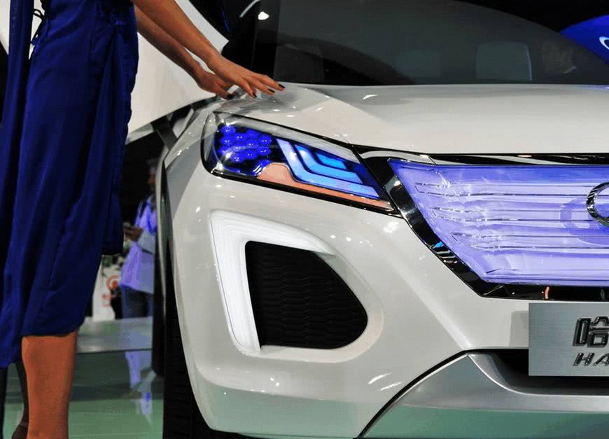 后悔买比亚迪唐,这车配剪刀门 混合动力,售15万!