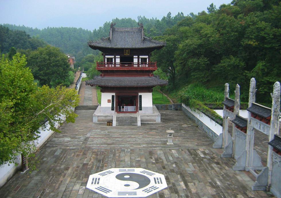 龙虎山: 丹霞美景, 道教源地|龙虎山|天师府|道教_新浪新闻