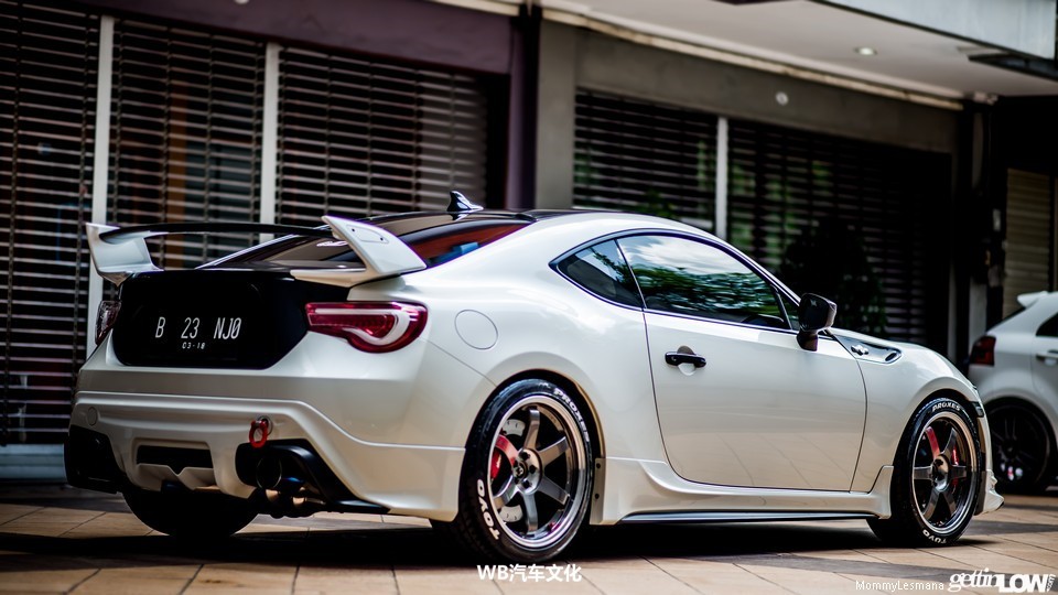 改装车鉴赏:一台战斗感十足的86