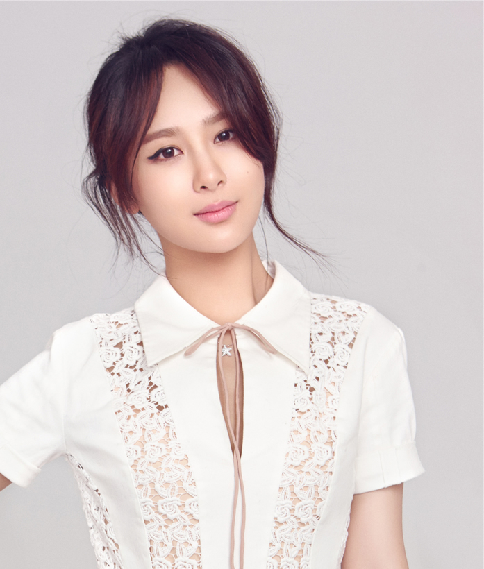 杨紫当年被人靠关系挤走,如今奋斗成一线,挤走她的人却过得悲惨