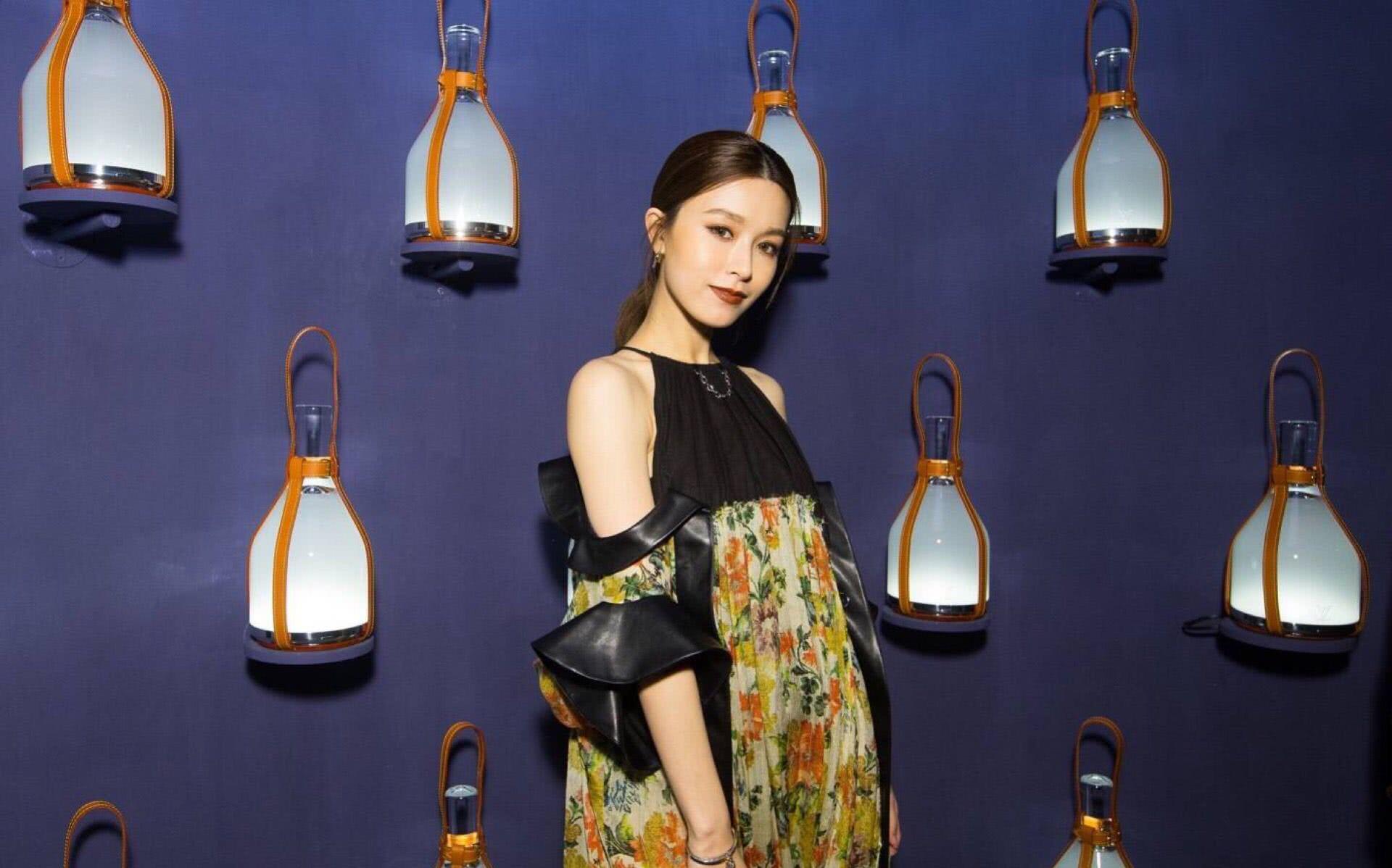 文咏珊这一身可真好看夏天跟她穿刚好网友就是有点花