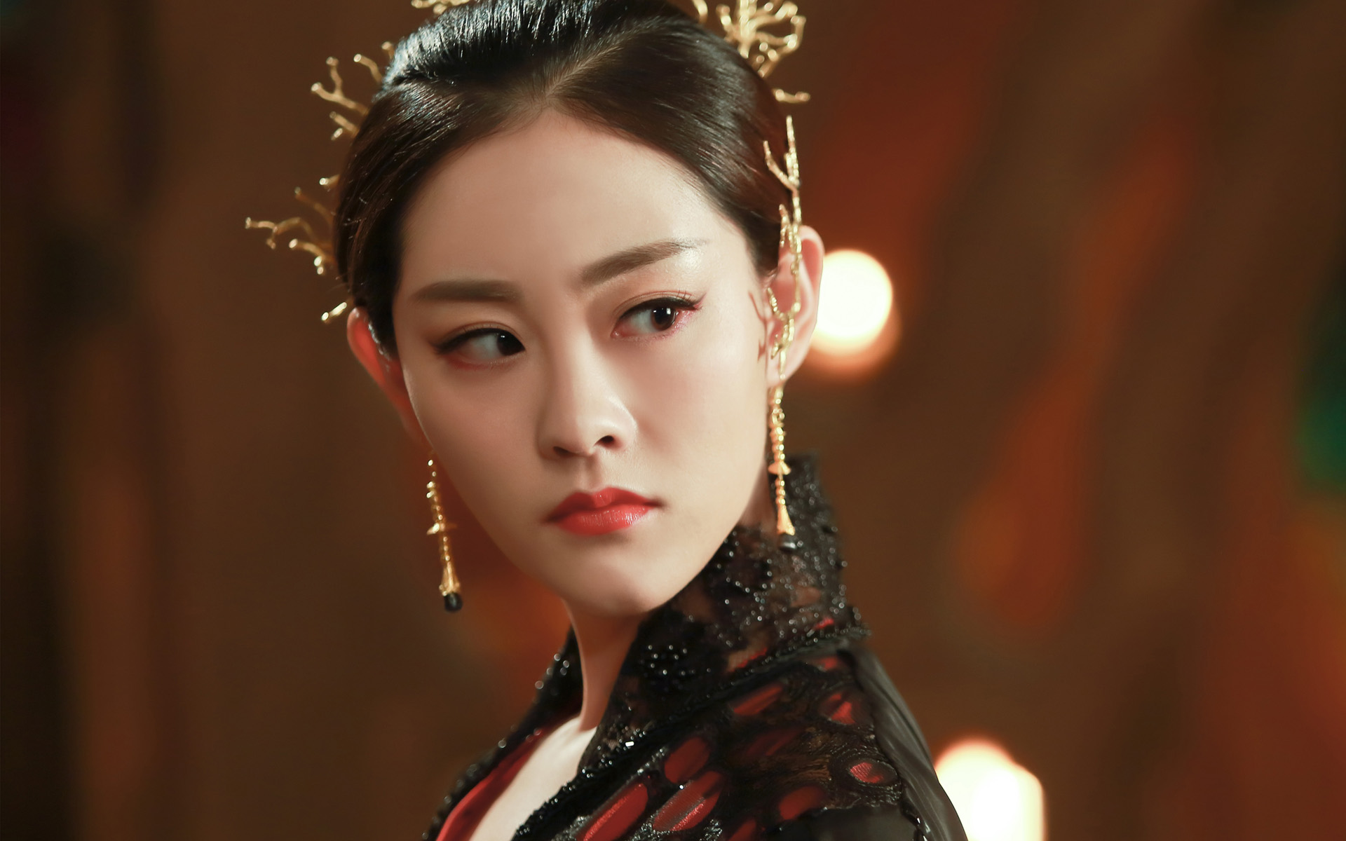 女星黑衣造型大比拼:赵丽颖灵动杨幂妖媚,最搞笑的是唐嫣