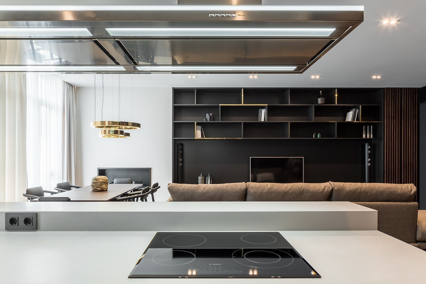 舞动的喷泉,高级黑x金属色家居室内空间设计.