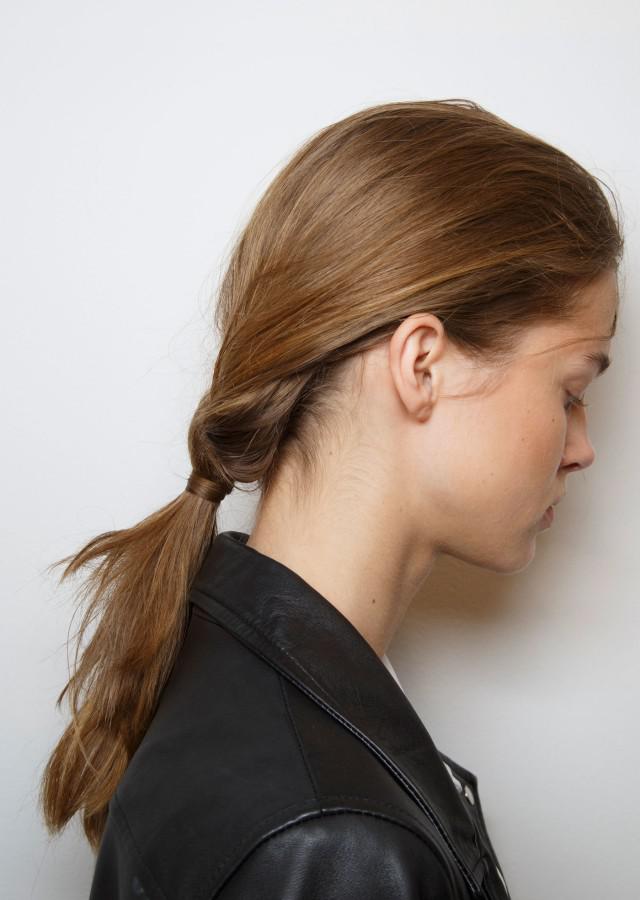 低马尾怎么扎好看 两个分析帮你打造唯美的造型