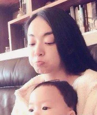 《功夫》里龅牙珍已嫁人,近期生活照曝光,网友称被惊艳到了