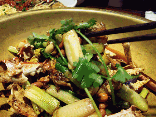 员工和各明星的合影,大批演艺界,体育界明星都曾光临过蟹老宋——朱军