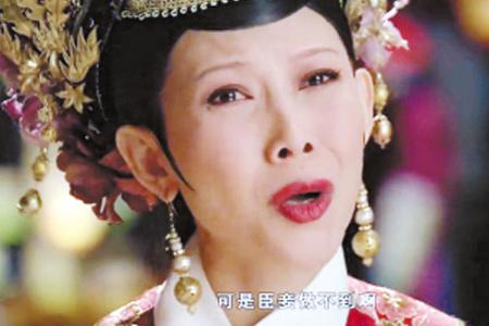 女星嚎啕大哭,面部表情狰狞,范冰冰尴尬刘亦菲却完胜