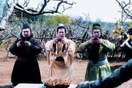 为何关羽之死刘备大哭昏厥,而张飞之死刘备只说了四个字呢?|关羽|张飞|刘备_新浪新闻