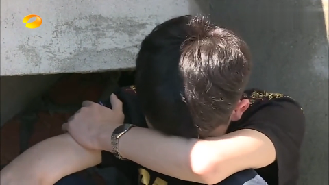 《变形计》何沛函伤心在镜头落泪一脸自卑让韩安冉无奈