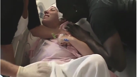 坚持不打无痛分娩针 勇敢妈妈顺产分娩过程