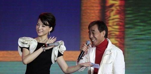 74岁急智歌王近照, 离婚娶小33岁助理, 如今却要为她担心