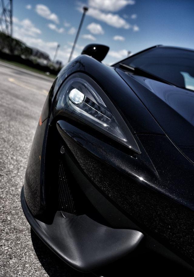 摄影师朋友助阵拍迈凯伦540c写真