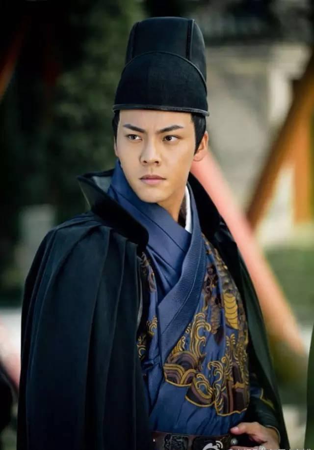 《醉玲珑》公布陈伟霆造型,这样紧勒发套真的不会头痛?