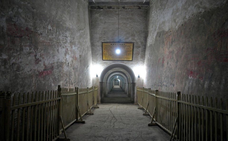 西安发现一千年古墓,墓中文物已是空空如也,专家进去后十分高兴