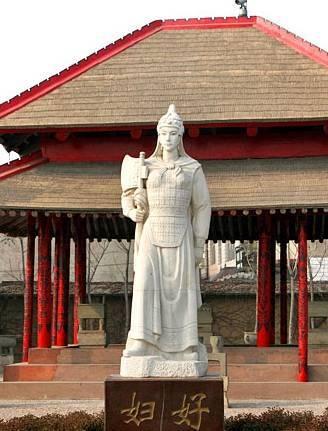 武丁有三个儿子:长子祖己(孝己),次子祖庚,三子祖甲,其中长子祖己便是