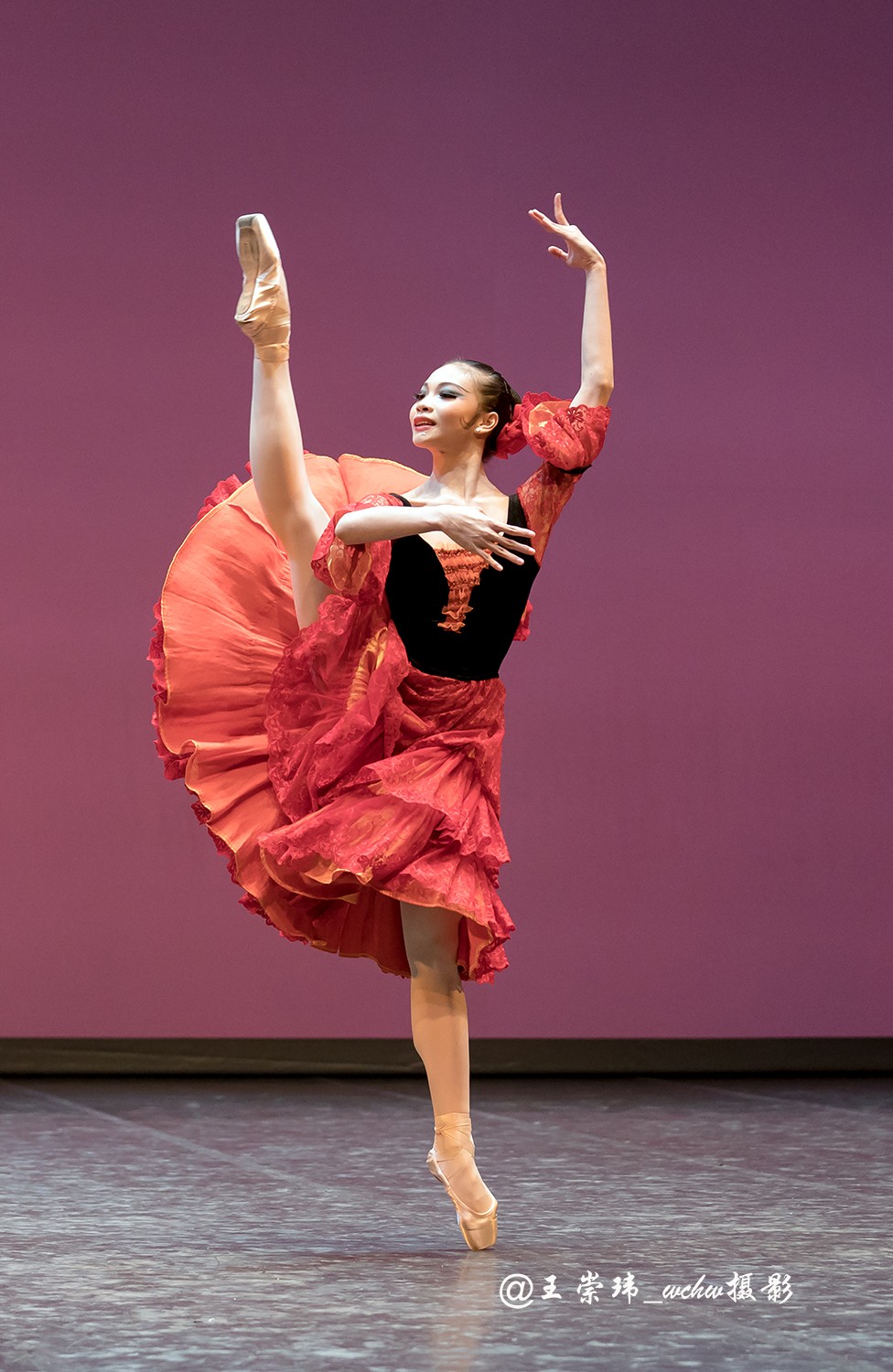 "第六届上海国际芭蕾舞"比赛8月6日复赛第二,三场