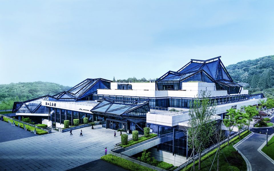 浙江美术馆/筑境设计 67粉墙黛瓦,坡顶穿插,黑白构成,江南流韵