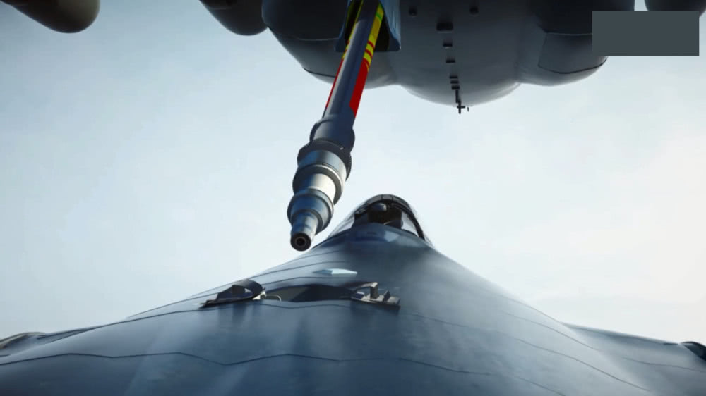 歼-20编队与运-20u硬管空中加油特写