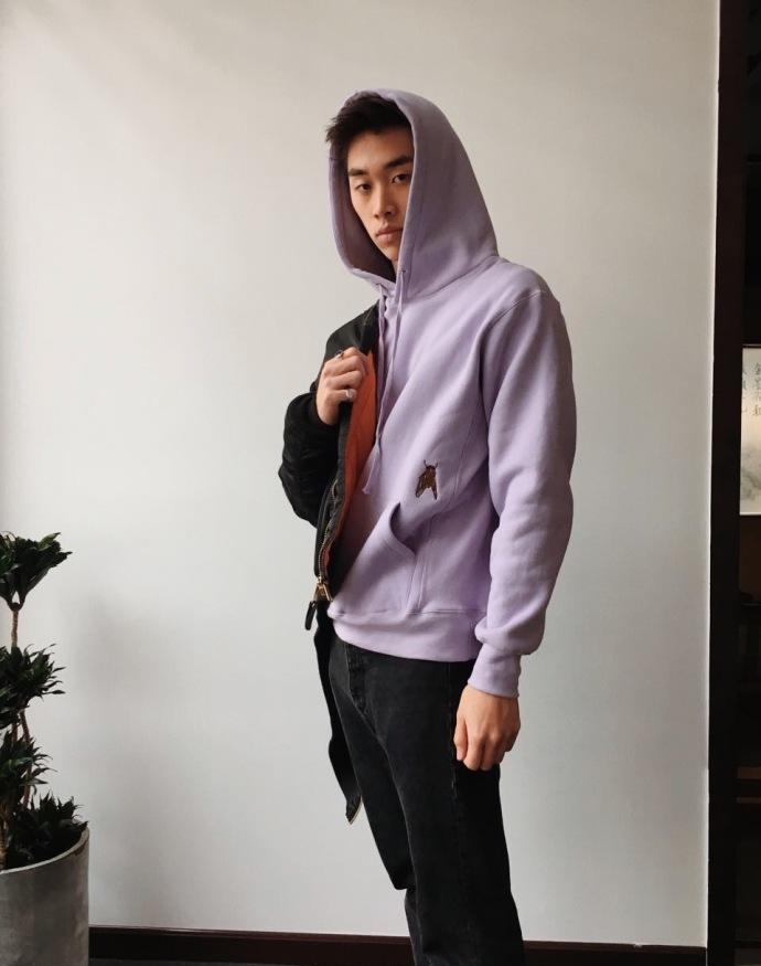 18岁的林子濠自幼喜爱艺术和设计,理想是当一名设计师.