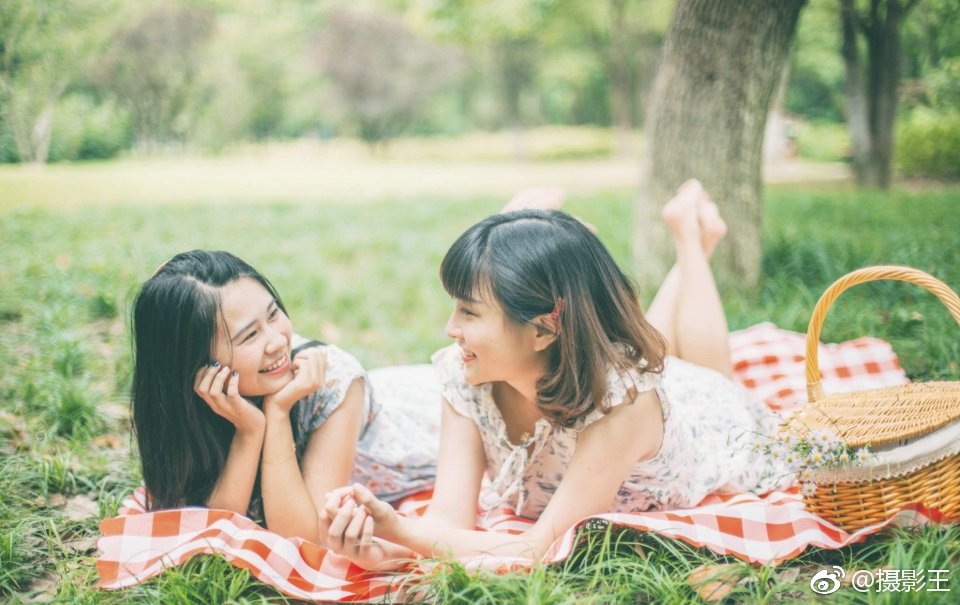 户外清新姐妹花野餐愉快嬉戏时光写真集