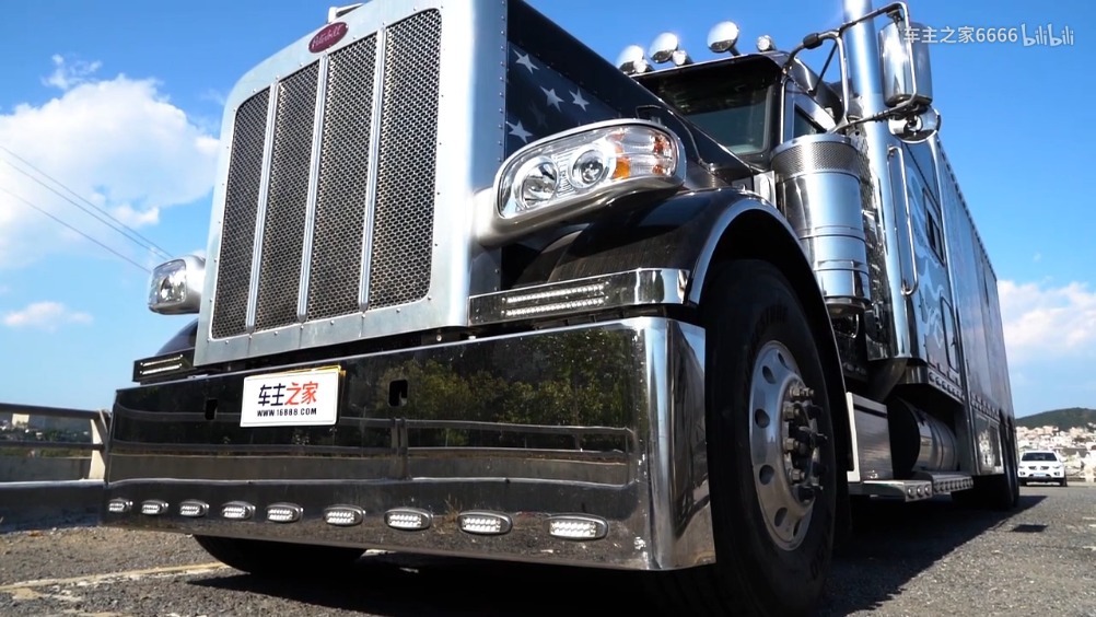 价值580万擎天柱原型车!堪称豪华陆地航母!