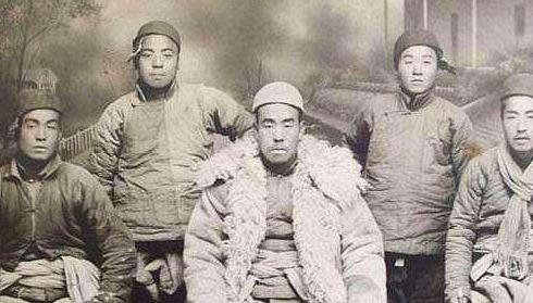 解放前的东北土匪照片乱世英雄起四方有枪便是草头王