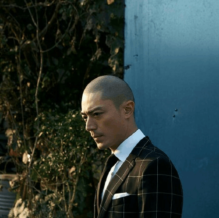 光头也帅到犯规的霍建华, 就问你爱不爱?