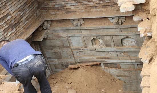 西安杨家村发现古墓图片