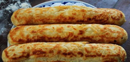 你吃过邢台造型这么独特的美食:牛舌头火烧!吗?