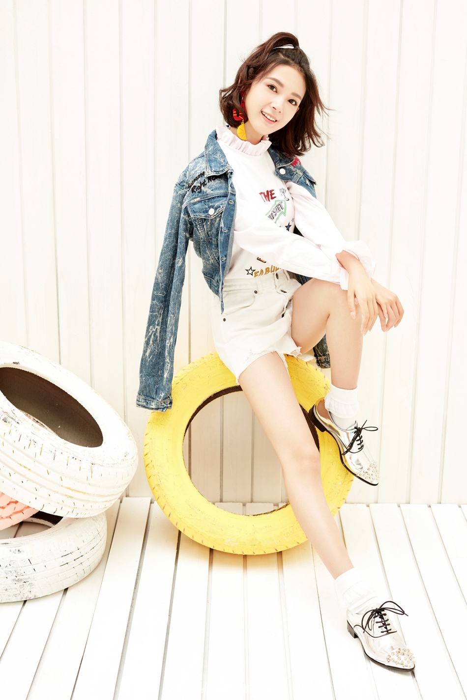 陈瑶休闲装亮相机场超舒适,一双筷子腿十分惹人心疼