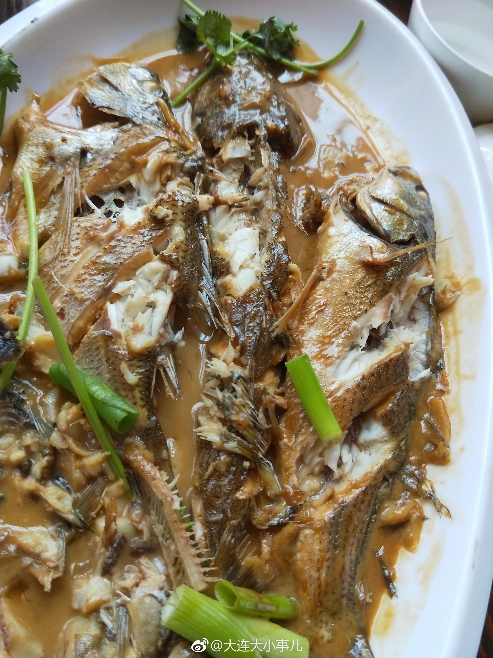 店家用淡水鱼充当海鱼做海杂拌