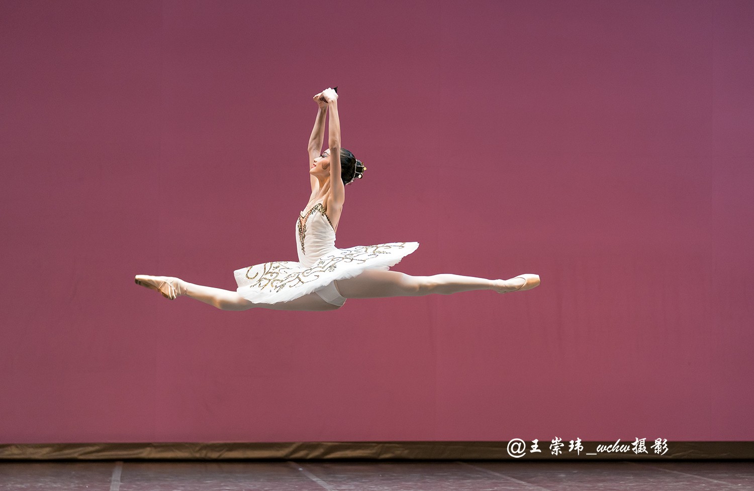 "第六届上海国际芭蕾舞"比赛8月6日复赛第二,三场