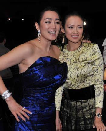 章子怡和巩俐同框比美,相差13岁,网友:没有对比就没有伤害