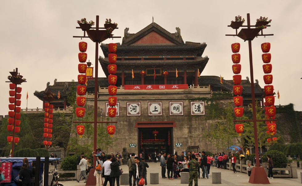 浙江东阳横店镇一众群演梦开始的地方