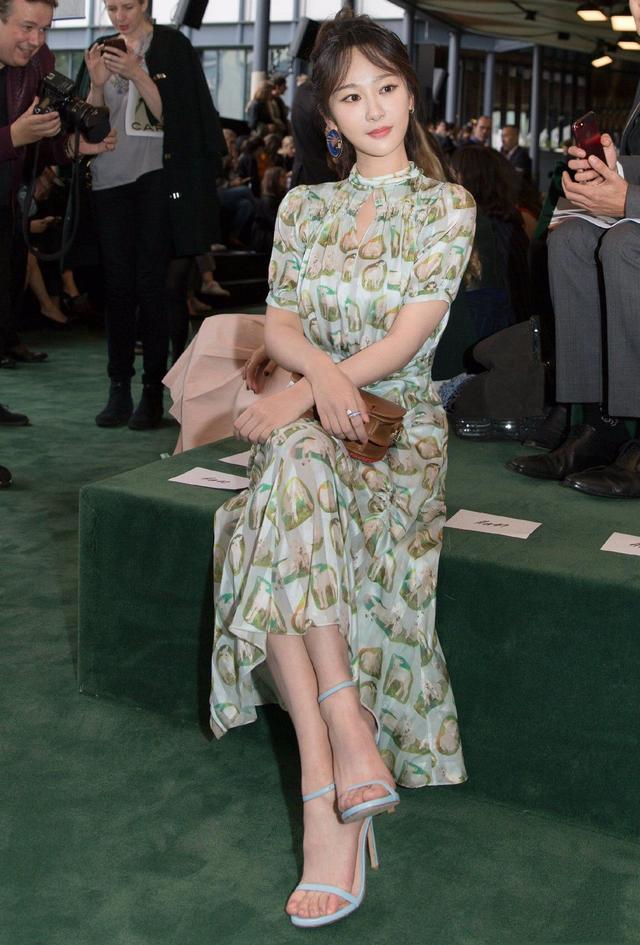 杨紫看起来更加具备仙女气质,美出新高度,让大家十分羡慕