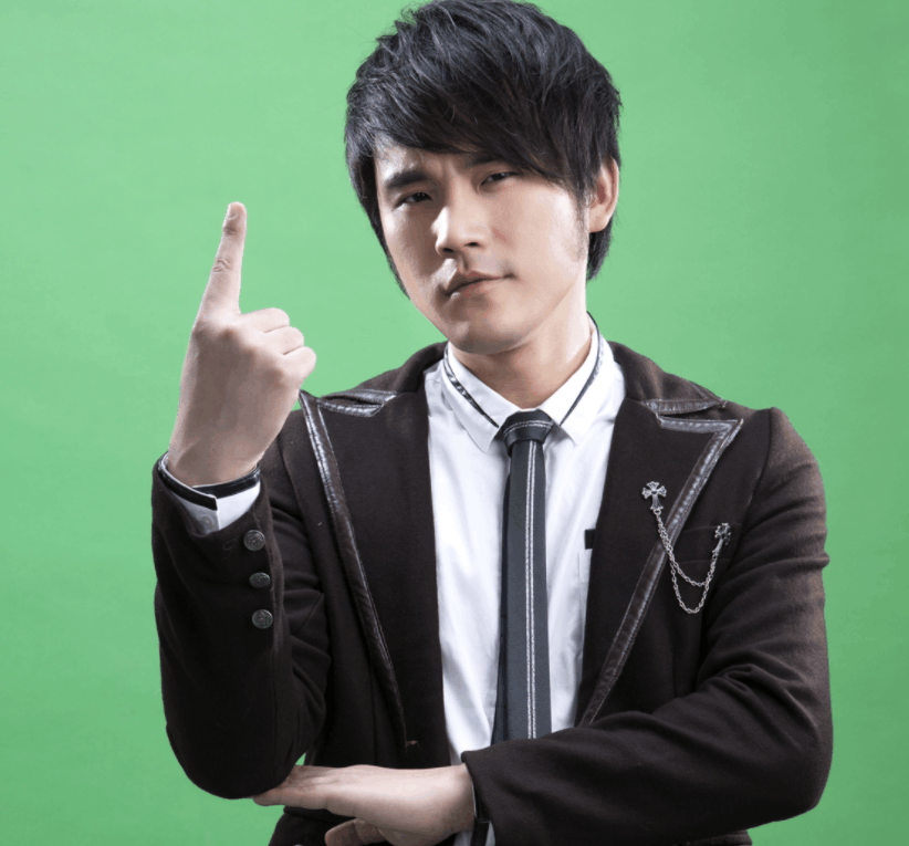 冯浩华,酷似张学友,而且也是一名歌手.