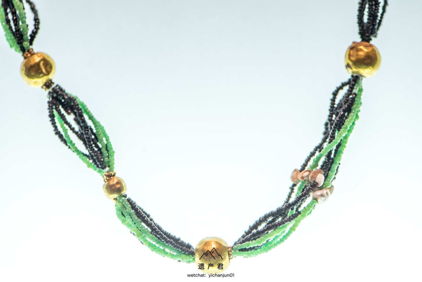 大同市博物馆藏北魏玻璃项链