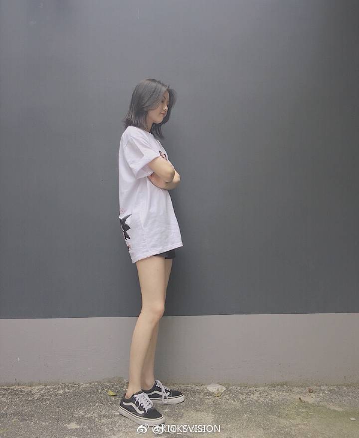 昨日小姐姐vans九图